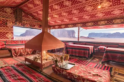 a room with a view of the desert at Wadi Rum Backpacker Camp in Wadi Rum