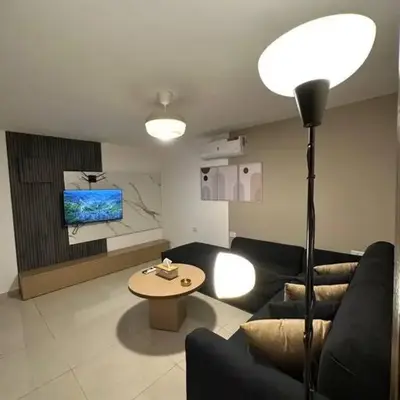 Stylish Luxe Apartment F/R 0004