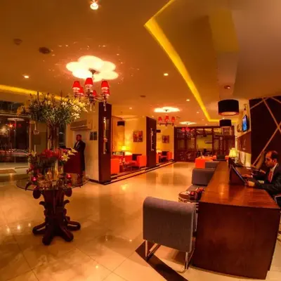 Meneur Hotel