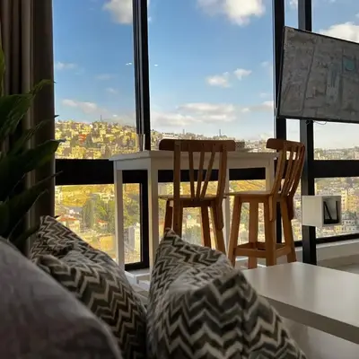 Modern Studio Apartment Near Downtown