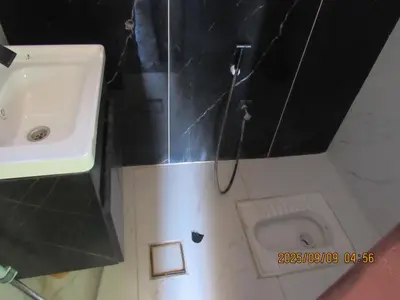 a bathroom with a sink and a toilet at اكواخ الملول عجلون 1 in ‘Ibbīn