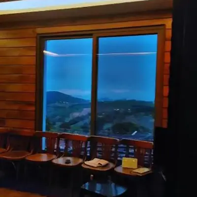 Mountain Oak Chalet شالية ملول الجبل