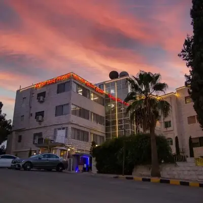 Al-Farouq Suites