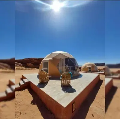 two pictures of a dome tent in the desert at Jorye Rum luxure cam in Wadi Rum